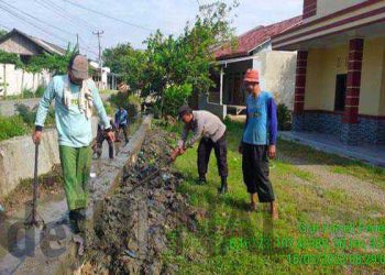 Kabid Humas Polda  Jabar : Polisi Bersama Warga Laksanakan Kerja Bakti