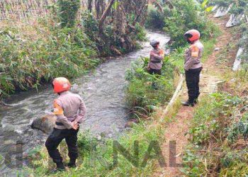 Pengecekan Kondisi Sungai Wilayah Lembang Oleh Sat Brimob Polda Jabar