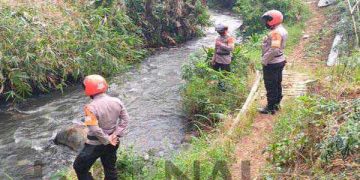 Pengecekan Kondisi Sungai Wilayah Lembang Oleh Sat Brimob Polda Jabar