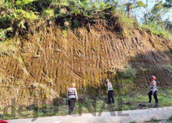 Akibat Perubahan Cuaca, Tim Sar Sat Brimob  Polda Jabar Laksanakan Patroli Tanggap Bencana Alam