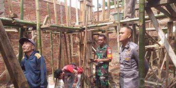 Antisipasi Gangguan Kamtibmas, Polsek Paseh  Gandeng Koramil Paseh Laksanakan Patroli Jalan Kaki