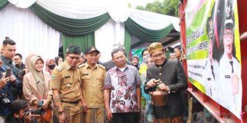 Bupati Bandung dan Menteri PDT dan Transmigrasi RI Resmikan Ekspor Perdana Kentang
