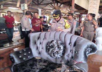 Junjung Kearifan Lokal, Kapolres Subang Sambangi Pengrajin  Mebeul Desa Siluman