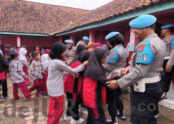 Polisi Sahabat Anak, Polisi Sambangi SDN Kutamanggu I