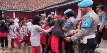 Polisi Sahabat Anak, Polisi Sambangi SDN Kutamanggu I