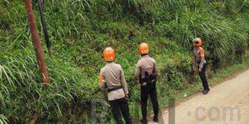 Sar Sat Brimob Polda Jabar Laksanakan Patroli Cek Tebing Rawan Longsor di Wilayah Kecamatan Lembang