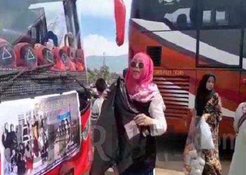 Kurangi Volume Sampah, Relawan Bank Sampah Jabar Ini Beri Edukasi Pada Wisatawan Religi Masjid Al Jabbar