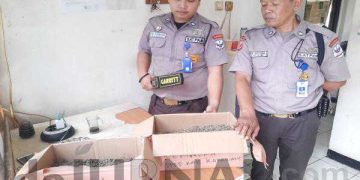 Heboh, Dua Fraksi DPRD Karawang Dapat Kiriman Dua Kardus Kotoran Kambing