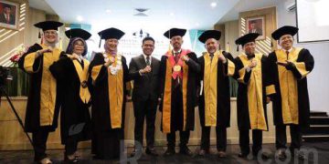 Bupati Bandung Raih Gelar Doktor, Lulus dengan Predikat Memuaskan