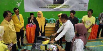 Kemensos bersama Wakil Ketua Komisi VIII DPR RI Salurkan Bantuan Atensi Kepada 100 PPKS KBB