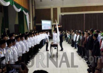 Ketua dan Pengurus KONI Kabupaten Bandung masa bakti 2023-2027 dilantik di Gedung Toha Soreang, Sabtu (11/3/2023). (Sopandi/dejurnal.com.)