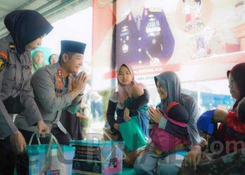 Polisi Peduli Stunting Untuk Generasi Indonesia Sehat Bagikan Puluhan Paket Sembako