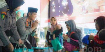 Polisi Peduli Stunting Untuk Generasi Indonesia Sehat Bagikan Puluhan Paket Sembako