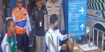 Persiapan Jelang Arus Mudik, Polres Sumedang Gelar Tes Urine Supir Bus