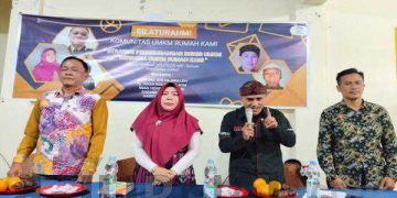 Kang Jiwan (baju hitam) saat memberikan materi sekaligus silaturahmi akbar Komunitas UMKM Rumah Kami