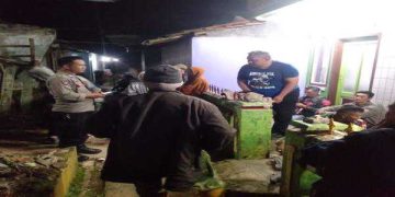 Polisi Bantu Warga Temukan Orang Diduga Tersesat di Hutan