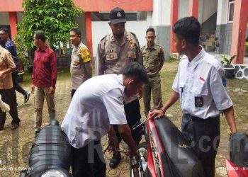Antisipasi Gangguan Kamtibmas di Lingkungan Sekolah, Polsek Situraja Laksanakan Pembinaan dan Penertiban Knalpot Bising di SMKN 1 Situraja