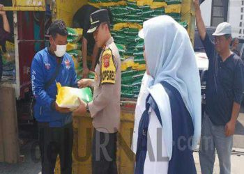 Kapolres Sumedang Tinjau Langsung Pelaksanaan Operasi Pasar Beras Program SPHP