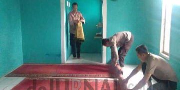 Jelang Bulan Suci Ramadhan, Polisi Bersihkan Tempat Ibadah