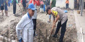 Kegiatan Kerja Bakti pengurugan dan Pembuatan Pondasi di Halaman Mesjid Baitul Mutaqin