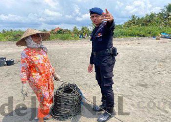 Sat Brimob Polda Jabar Patroli Ke Pantai Bojong Salawe Sampaikan Pesan Kamtibmas Terhadap Nelayan