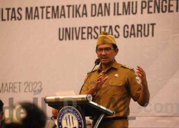 Hadiri Pengambilan Sumpah Apoteker FMIPA UNIGA, Wabup Helmi : Saya Ikut Bahagia