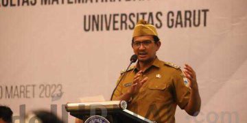 Hadiri Pengambilan Sumpah Apoteker FMIPA UNIGA, Wabup Helmi : Saya Ikut Bahagia