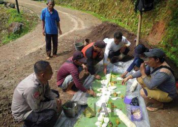 Bhabinkamtibmas Polsek Sumedang Selatan, Sambangi Warga Desa Binaan