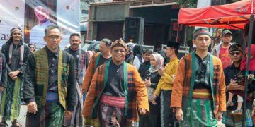 Luar Biasa, Festival Sarung Majalaya Disambut Meriah Warga