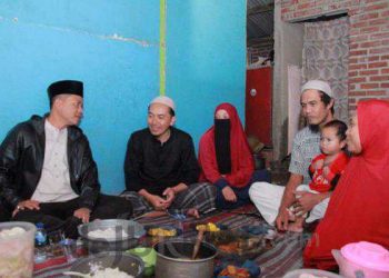 Sahur Perdana Bupati Bandung di Rumah Warga  Program Rutilahu