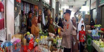 Hari Pertama Puasa, Polisi Pantau Pasar Sembako dan Sampaikan Himbauan Kamtibmas