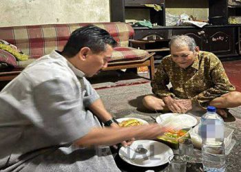 Sahur Pertama Anggota DPRD H. Uya Mulyana di Rumah Warga Tidak Mampu