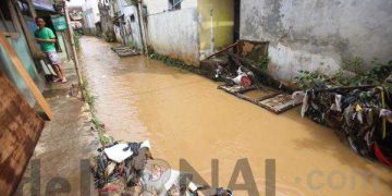 Tanggulangi Pasca Banjir Bandang Soreang, Bupati Bandung Turunkan Alat Berat