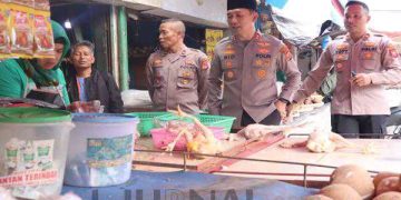 Jaga Kestabilan Harga Bahan Pokok dan Ketersediaan Sembako, Polisi Sidak Pasar Ciawitali Garut