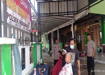 Lagi, Ada Cukur Gratis Untuk Masyarakat Dari Polisi