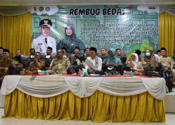 Rembug Bedas di Desa Sadu, Bupati Bandung Terima Aspirasi Seputar Jalan dan Ada SMP Baru