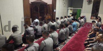 Tarawih dan Tadarusan di Bulan Ramadhan 1444 H, Momentum Perkuat Ketaqwaan Polisi