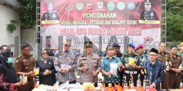 Polisi Musnahkan Barang Bukti Miras Ops pekat 1 lodaya 2023