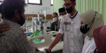 Haru Biru! Demi Jalankan Wasiat Ibunda, Kedua Mempelai Ini Rela Menikah di Ruang ICU RSUD Ciereng