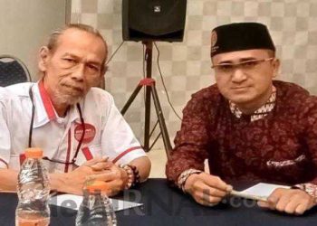 Ketua DKKG, Irwan Hendarsyah, SE (berpeci) bersama Sekretaris DKKG Wa Ratno. (Foto Istimewa)
