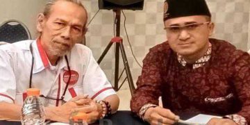 Ketua DKKG, Irwan Hendarsyah, SE (berpeci) bersama Sekretaris DKKG Wa Ratno. (Foto Istimewa)