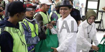 Ribuan Ojek Pangkalan Dapat SembakoBupati Bandung : Sebelum Lebaran Selesai Dibagikan