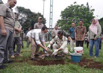 Revitalisasi Alun-Alun Subang Dimulai, Wabup Agus Maskur Lakukan Peletakan Batu Pertama