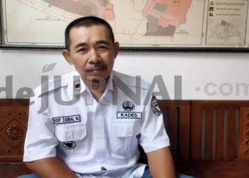 Kepala Desa Margahayu Tengah (Marteng) Kecamatan Margahayu Asep Zaenal Mahmud. (Sopandi/dejurnal.com).