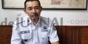 Kepala Desa Margahayu Tengah (Marteng) Kecamatan Margahayu Asep Zaenal Mahmud. (Sopandi/dejurnal.com).