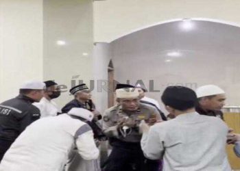 Polisi Patroli Subuh dan Shalat Berjamaah Bersama Masyarakat