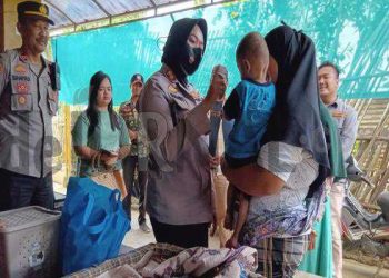Weekend, Polisi Blusukan Jenguk Balita Bocor Jantung di Desa Bobos Legonkulon