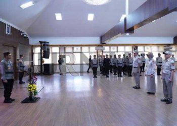 Wakapolda Jabar Pimpin Upacara Kenaikan Pangkat ASN Polda Jabar Periode 1 April 2023