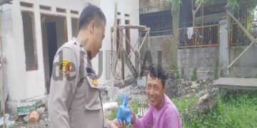 Terus Tebar Kebaikan di Bulan Ramadhan, Polisi Bagi-bagi Takjil Untuk Masyarakat Dibulan Ramadhan