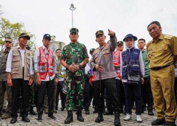 Tinjau Pelabuhan Merak, Kapolri Pastikan Siapkan Upaya Wujudkan Mudik Aman untuk Masyarakat